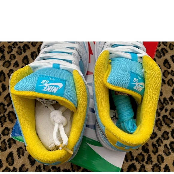 New FTC Lagoon Pulse SB Dunks - Picture 3 of 6